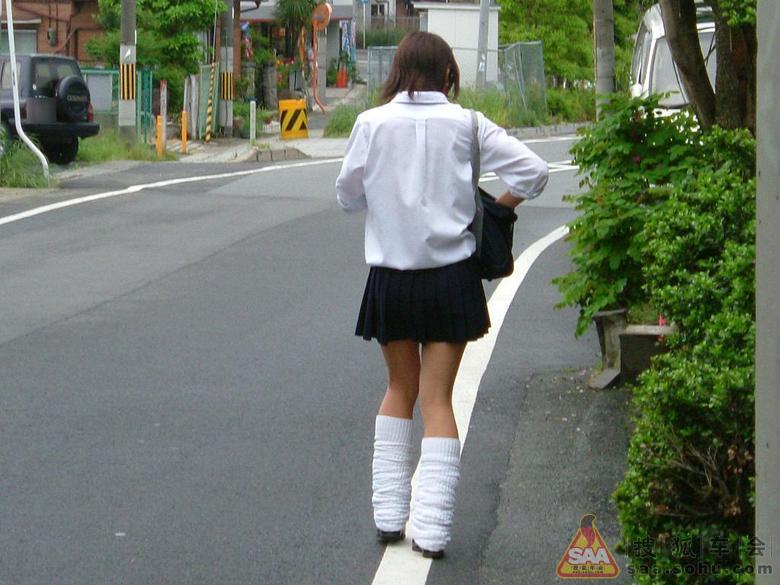 有型有款的日本<em>女学生</em>的水手裙<em>校服</em>_普锐斯论