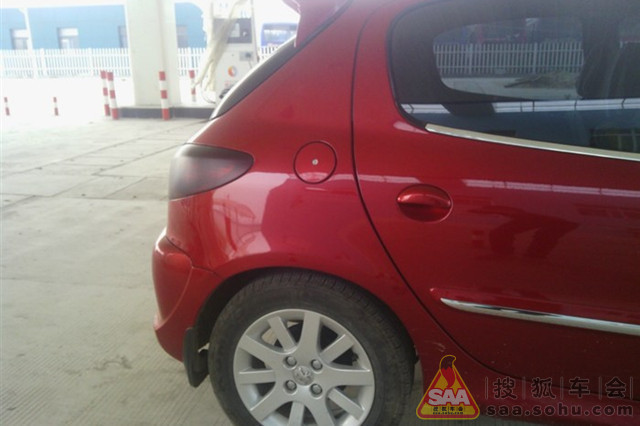 把兄弟的标致207开到了工地,挺不好意思的_标