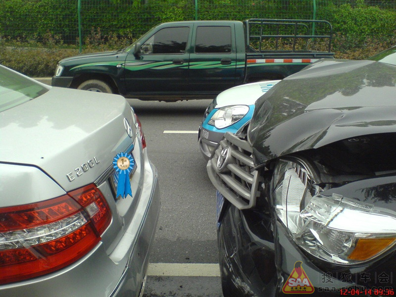 轻度追尾要花15万 你真用得起奔驰吗?