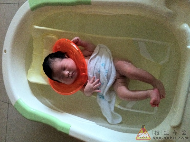 【限制级】美女沐浴不慎露点 - 凯越-凯旋越队