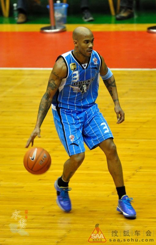 首次自驾佛山看CBA篮球比赛