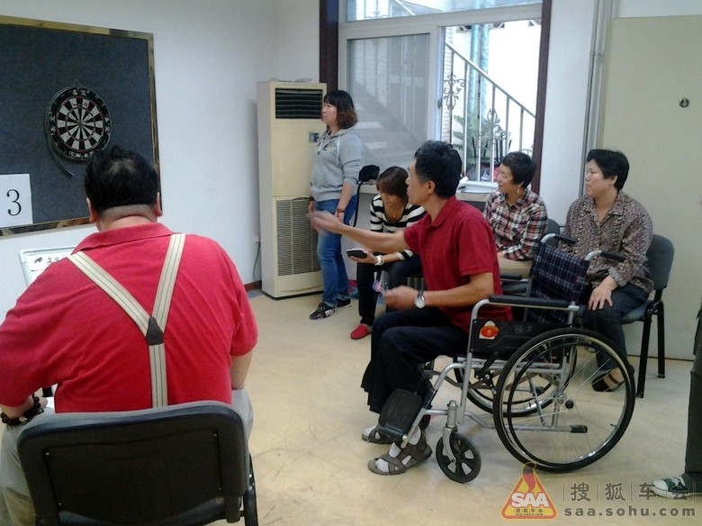 [石景山区第十届残疾人运动会飞镖比赛]镖入石