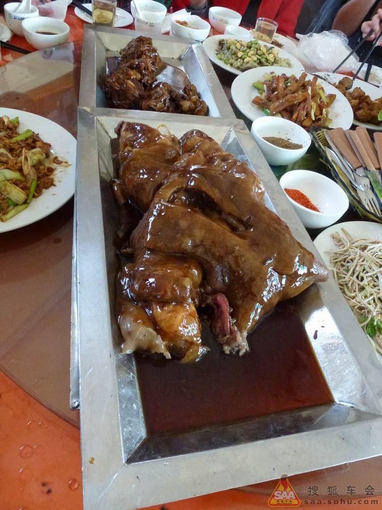 房山观梨花暨窦店同顺斋牛头宴之啃牛头--by 华