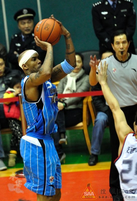 首次自驾佛山看CBA篮球比赛