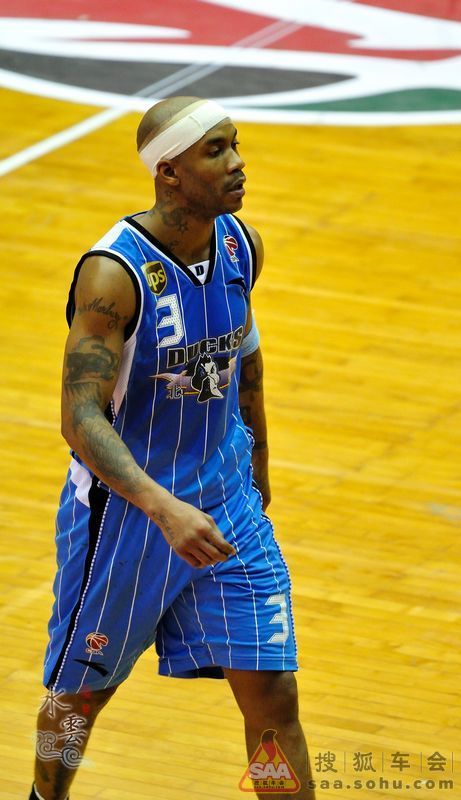 首次自驾佛山看CBA篮球比赛