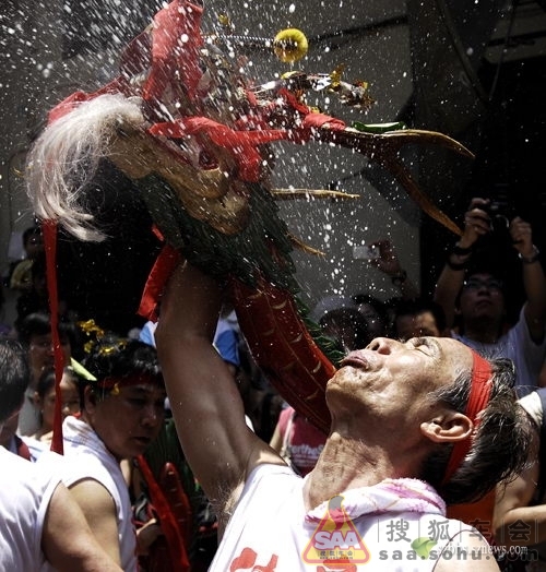 【港澳自由行】明天逢双节 可以去澳门看舞醉