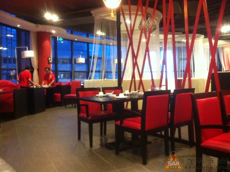 小妻带我去小腐