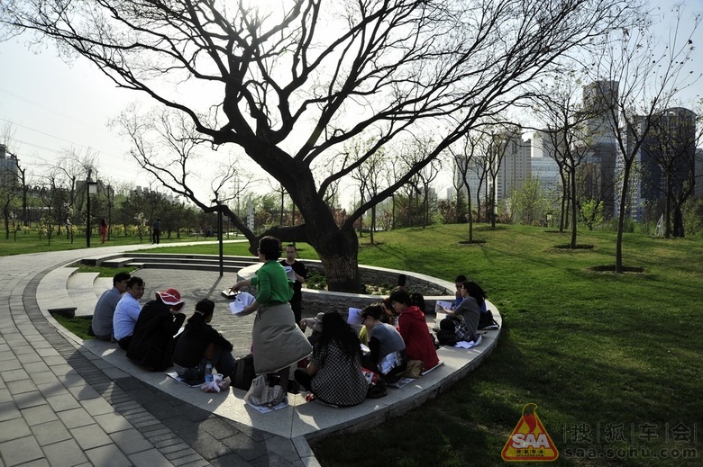 周末庆丰公园 之 我要看美女 - 宝马车友会