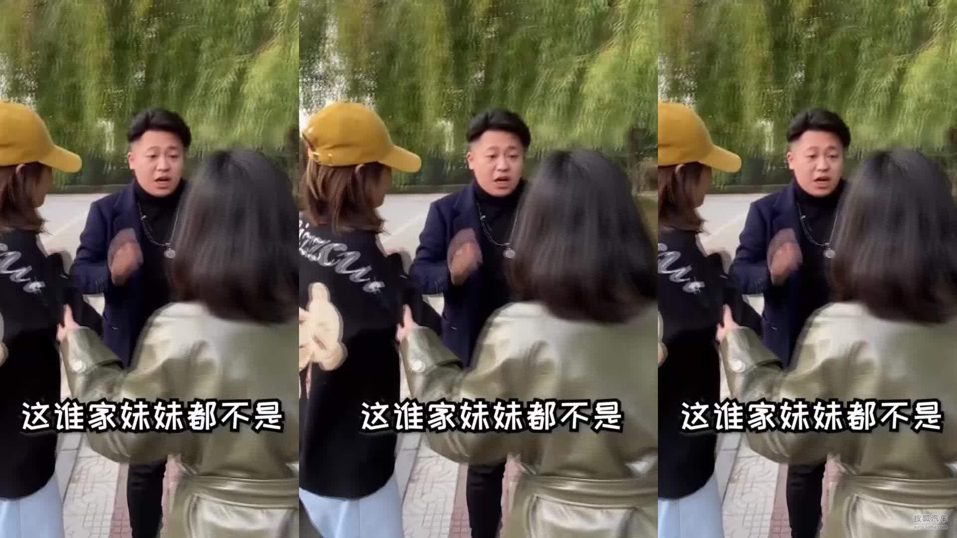在地铁上偶遇老鼠，一位勇士以迅雷不及掩耳之势踩住了它，看着都疼