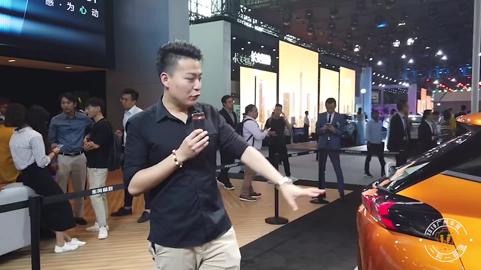 2019广州车展：全新一代标致2008实车体验，被獠牙式大灯惊到了！