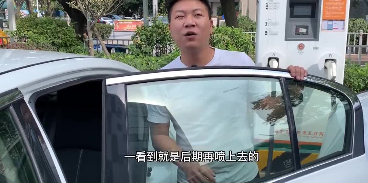 15年上牌的英菲尼迪G25，跑了12万公里，看看二手车商多少钱收？