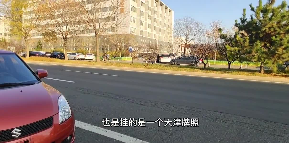 11年上牌的铃木雨燕自动挡，刚到店就被网友买走，看看卖了多少钱
