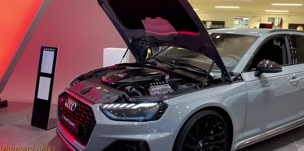 2020款奥迪RS4 AVANT到店实拍，实车太漂亮了！