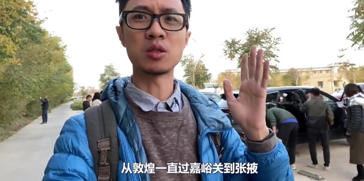 一台4.3秒破百的SUV，能跟它谈省油吗？稀饭试比亚迪唐DM