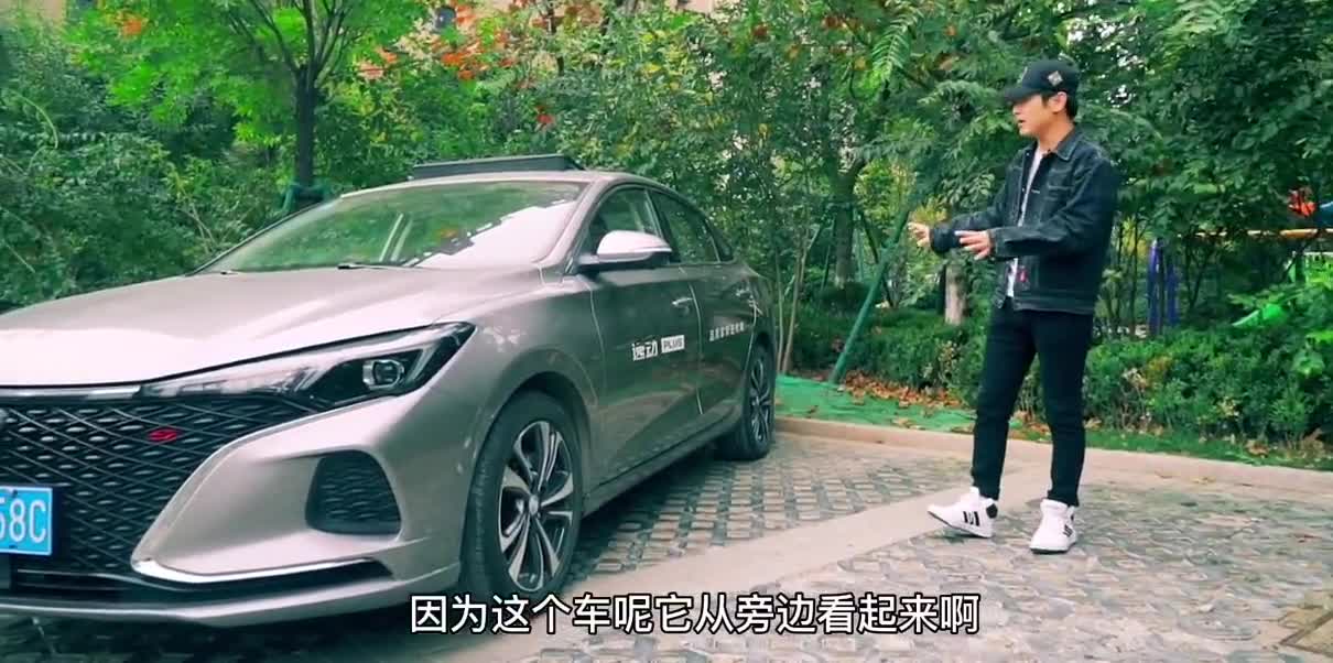 手握八九万，购买长安逸动PLUS怎么样？刘一试驾之后告诉你答案