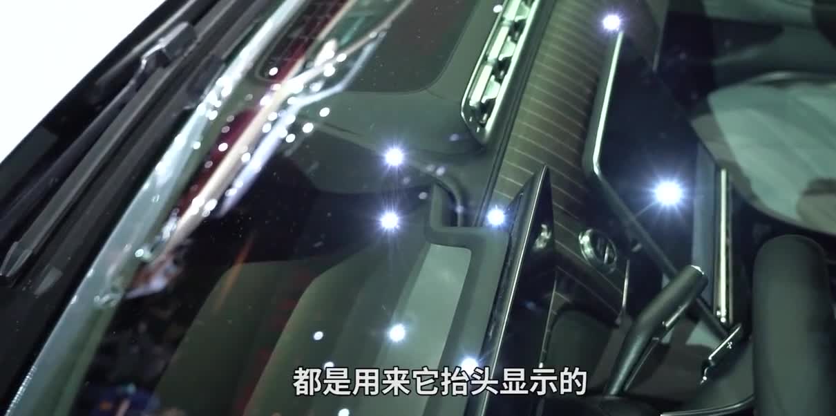 全新迈巴赫S级静态对比宾利飞驰，拥有就是人上人！