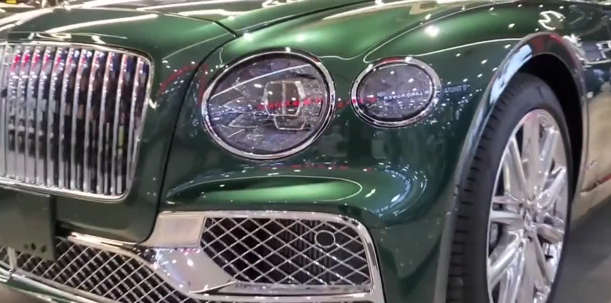 宾利飞驰翡翠绿还是叫他青山黛好听#抖音汽车 #dou是好车