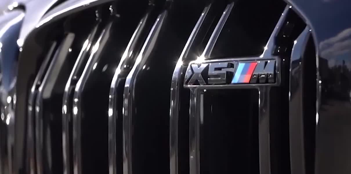 没白等，2021款宝马X5M来了，近距离了解后，我忘记了保时捷卡宴