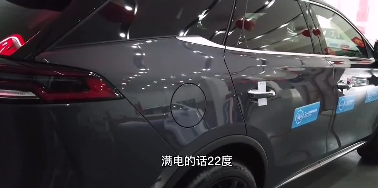 比亚迪唐DM一：自带22度电的中型豪华SUV，可自驾游也可牵引拖挂