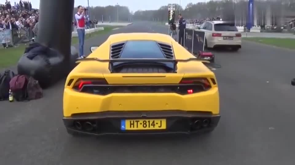 兰博基尼“单挑”奥迪RS3太嚣张，让你先跑3秒钟我再追