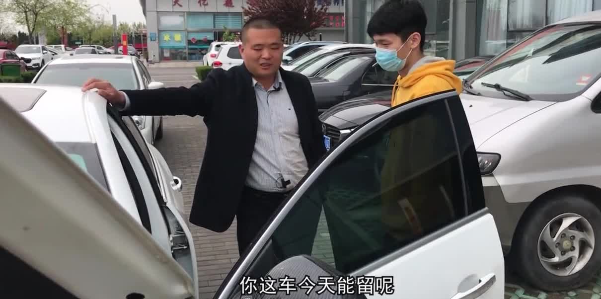 当年的2.0T别克君威GS落地22万，很多人着迷，如今5折还不到！