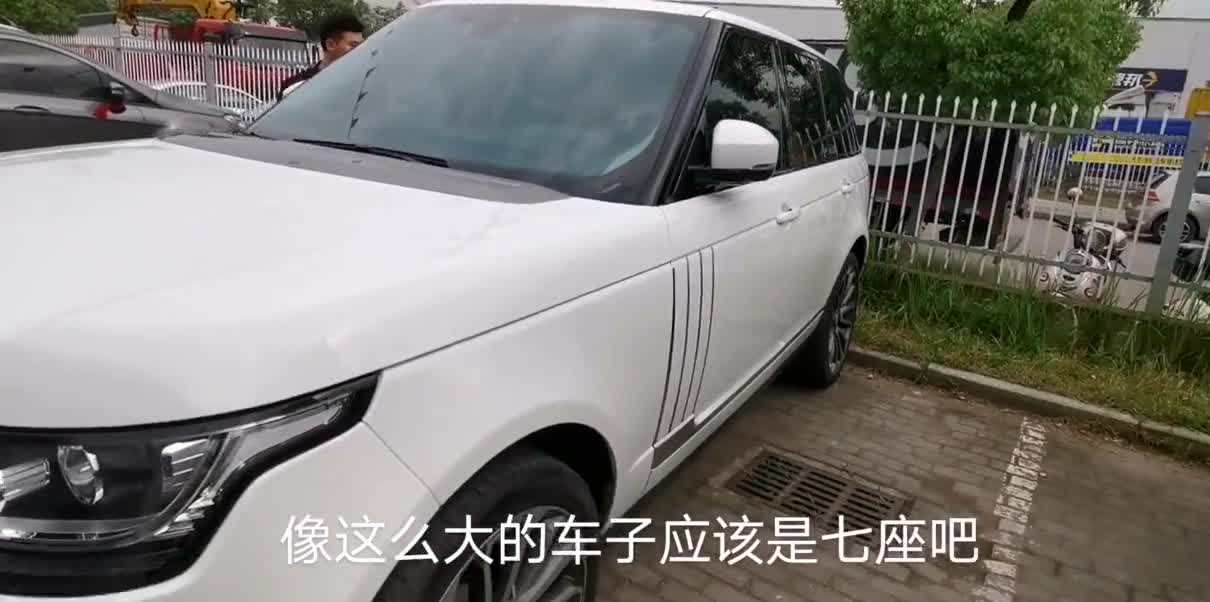 今天带你见识下什么叫大型SUV，路虎揽胜运动版漂亮极了