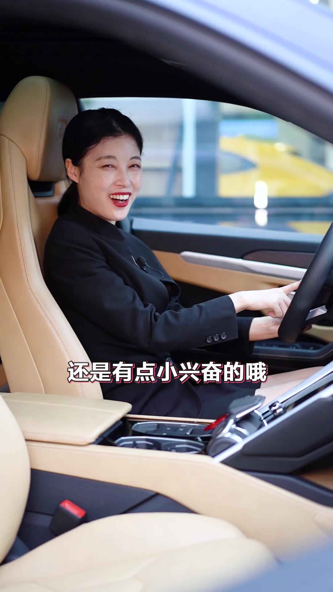 深度体验500万的兰博基尼urus