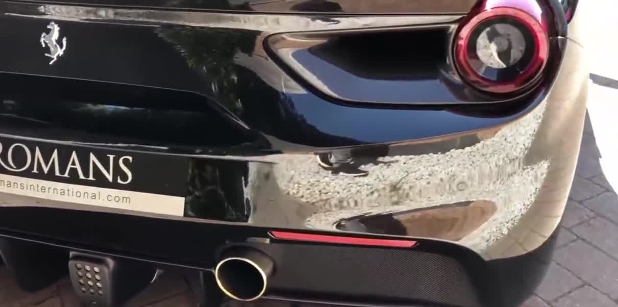 漂亮！法拉利 488 Spider 硬顶敞篷跑车 真车实拍