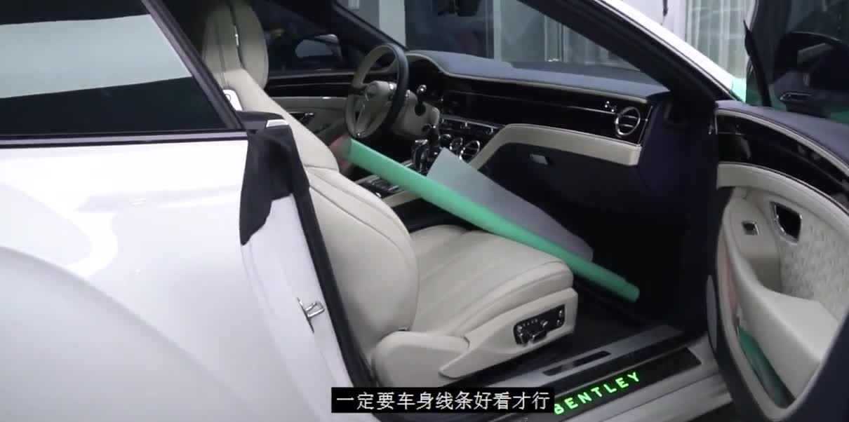 宾利欧陆GT贴个绿色真好看，老板好眼光
