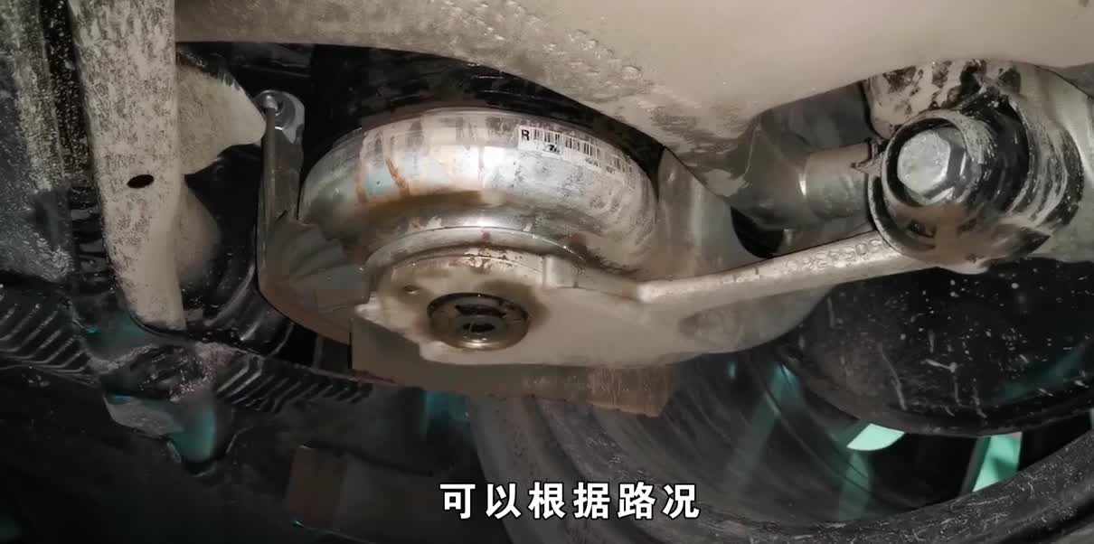 中国汽研场地测试大众新辉昂，纵置发动机 自适应空气悬架咋样？