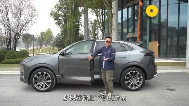 老司机试车：比冠道还大！配2.0T 8AT，试驾长安UNI-K