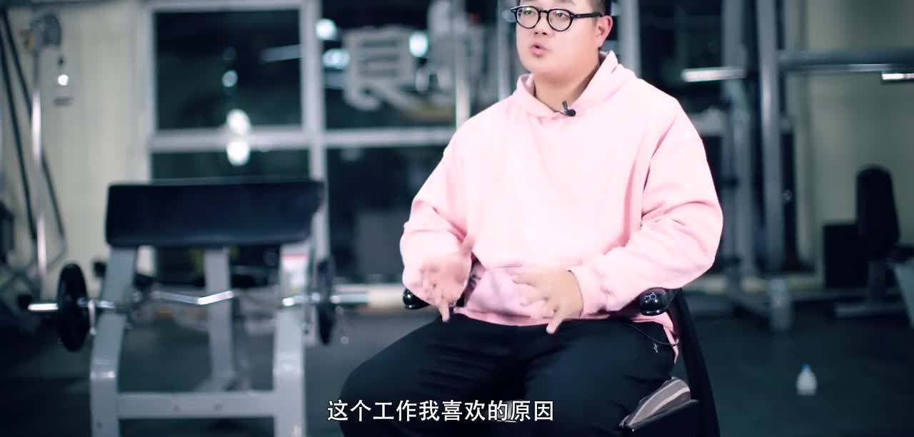 努力健身的主持人爱上了那台一汽马自达CX-4