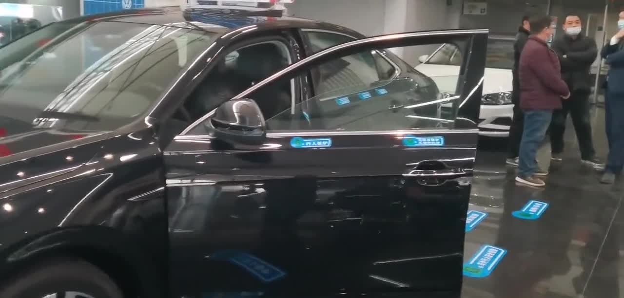 西安8哥人生第一台豪车，裸车5.3万的大众桑塔纳，到底性价比高吗