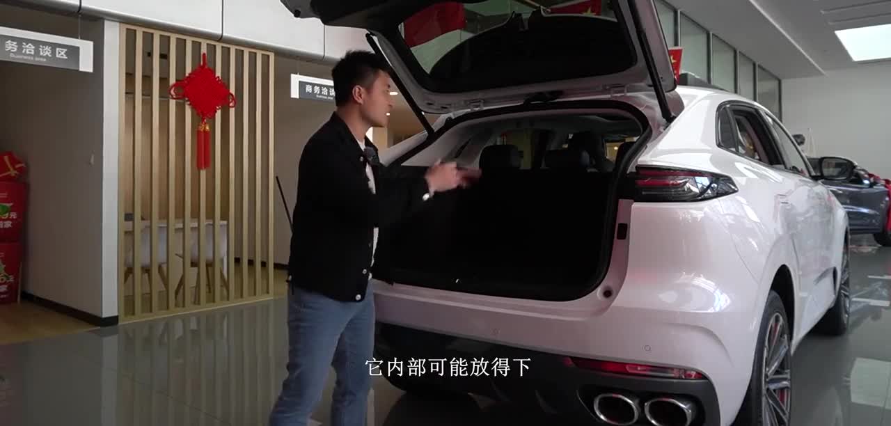 座椅舒适度堪比日产大沙发！头枕音响很鸡肋，体验长安UNI-K