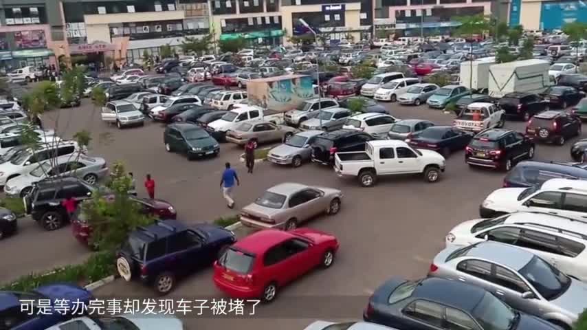 宝马车主马路挑衅骑手，机车时速130霸气超车，30万宝马不要了？
