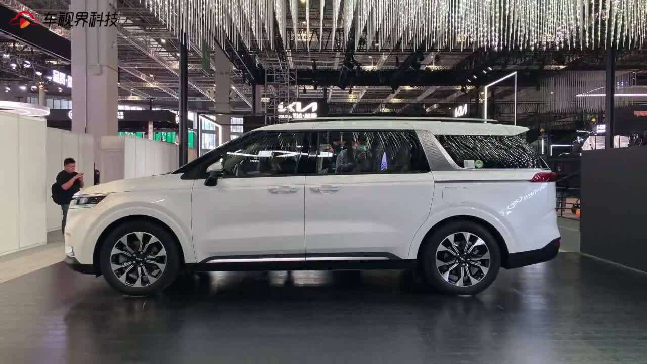 上海车展抢先看，高颜值MPV起亚嘉华，轴距增30mm空间极大