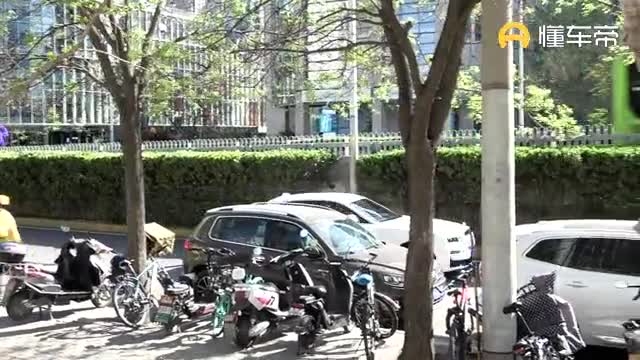 一夜身家千亿？教你如何玩转劳斯莱斯古思特