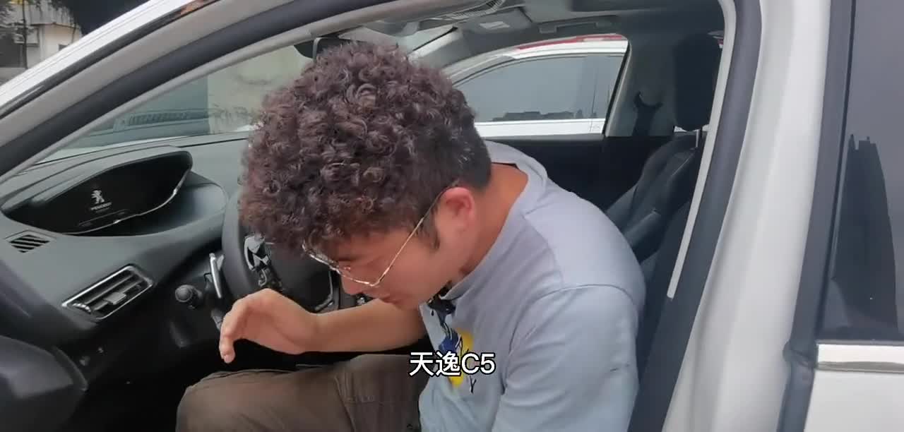 标致4008和雪铁龙天逸C5到底谁更好，谁最值得购买？总算搞明白了