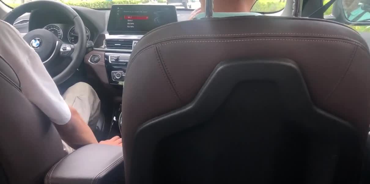 去4S店试驾2.0T宝马X1，25万能拿下吗？