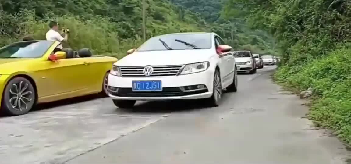 俱乐部祝车友新婚快乐，这牌面真是太大了，全都是大众cc！