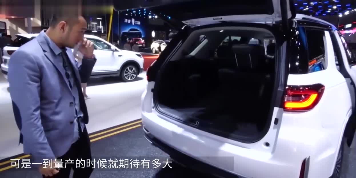 三菱AR上市，高颜值高配置还不到8万，终于不是量产罗玉凤了！
