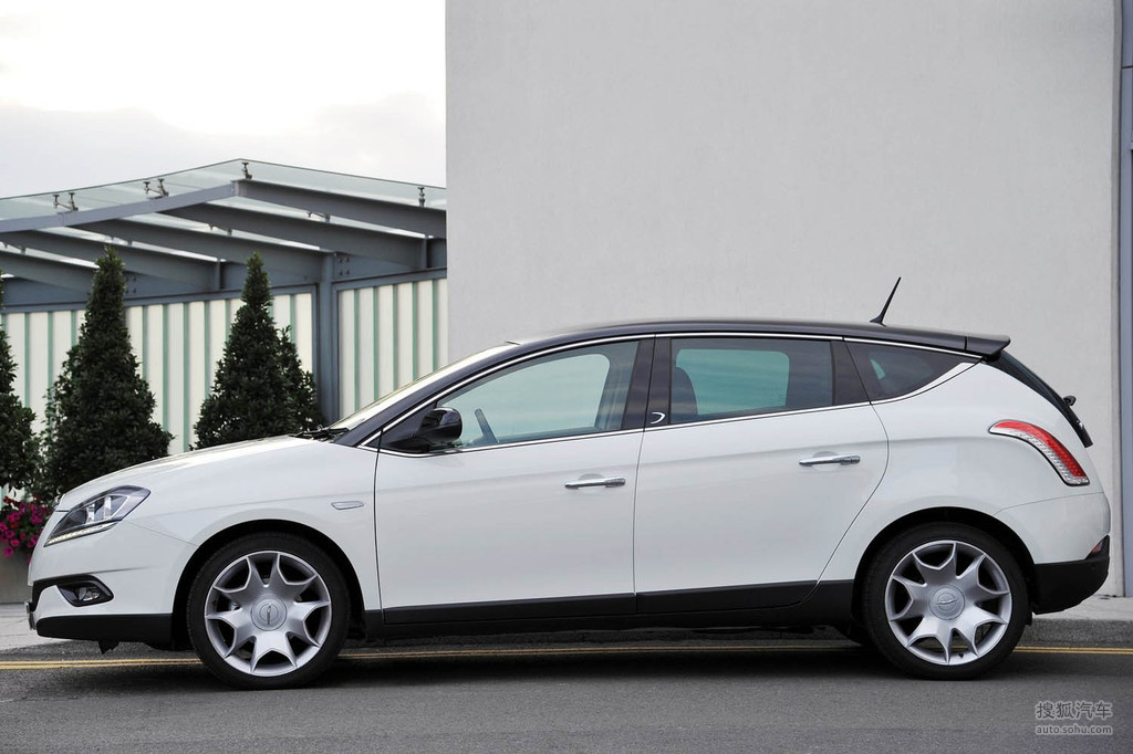 2012款克莱斯勒delta