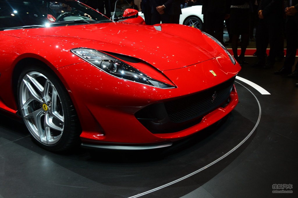 法拉利812superfast日内瓦车展实拍