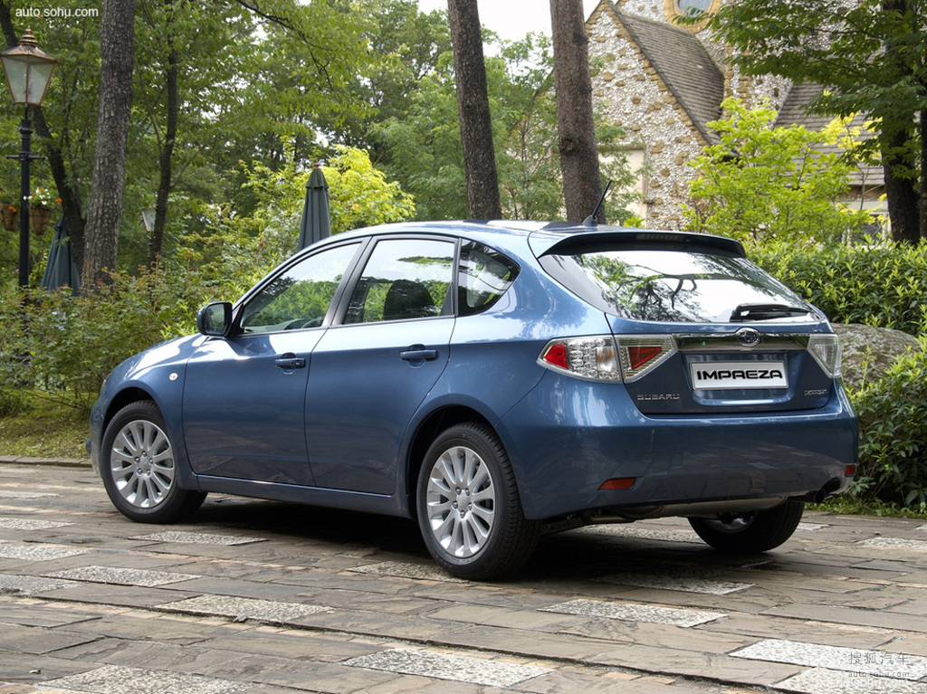 斯巴鲁翼豹两厢