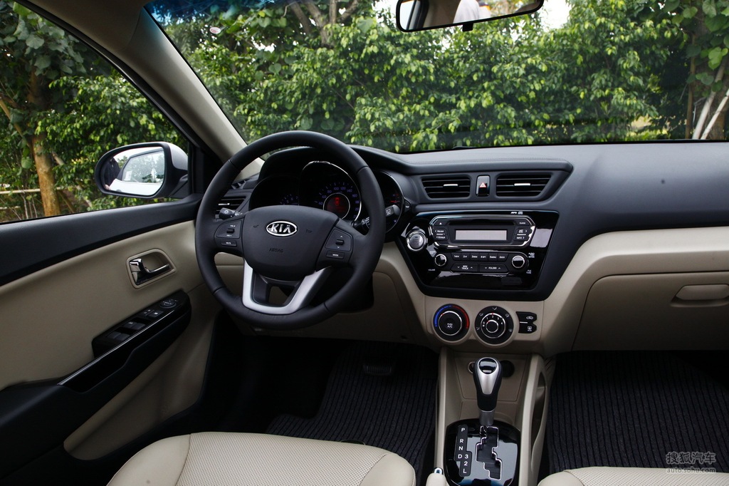 2012款起亚k2两厢深圳试驾实拍