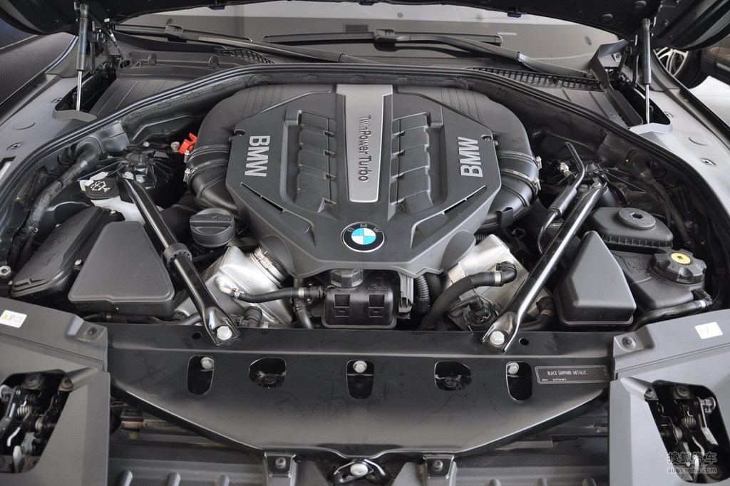 2009款宝马750li豪华型到店实拍 - 发动机特写提示:支持键盘翻页 ←左