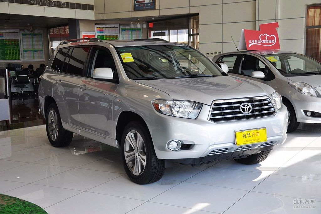 2011款丰田汉兰达27l两驱豪华版到店实拍