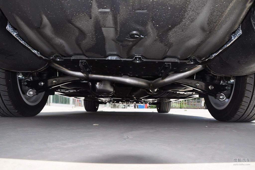 【 丰田皇冠高清图片】_底盘发动机_搜狐汽车网