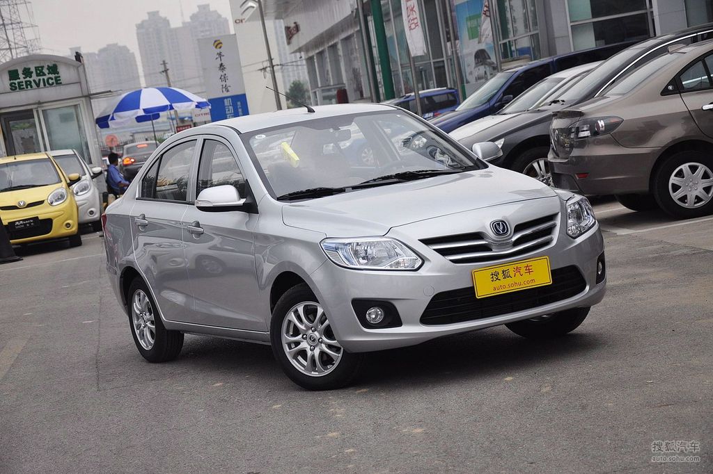 2012款长安悦翔v313l手动舒适型到店实拍