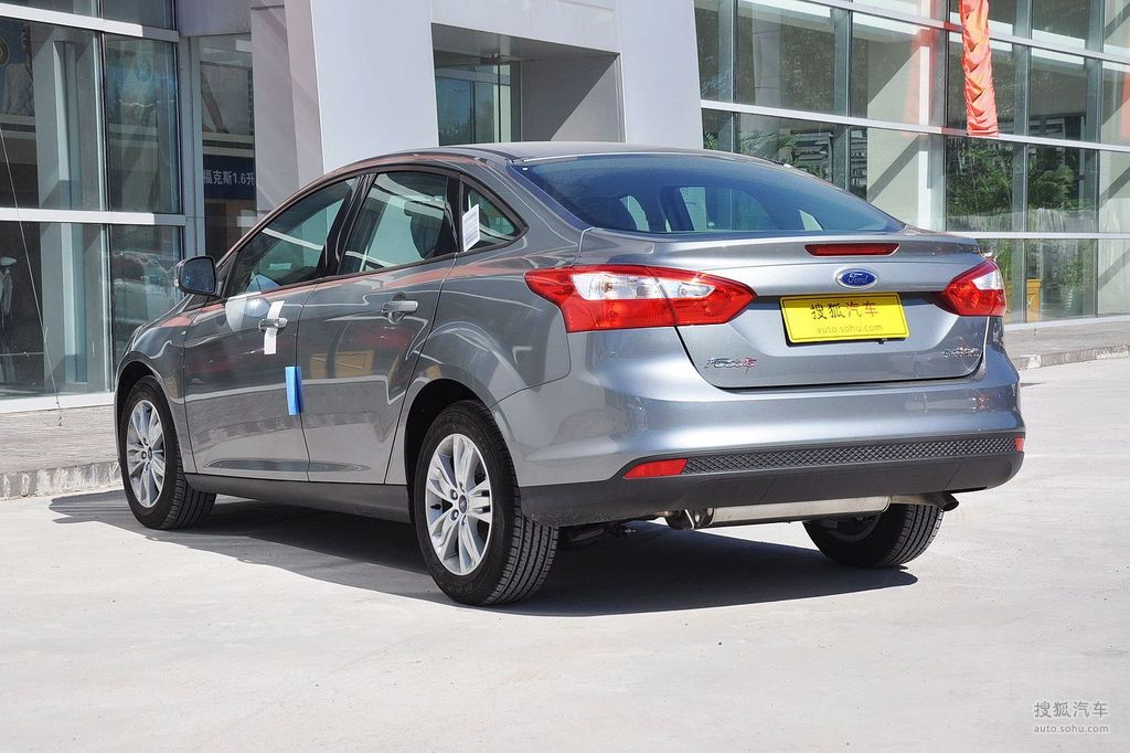 福特福克斯三厢